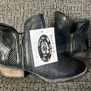 Sterling river ankle boots genuine leather size 8.5